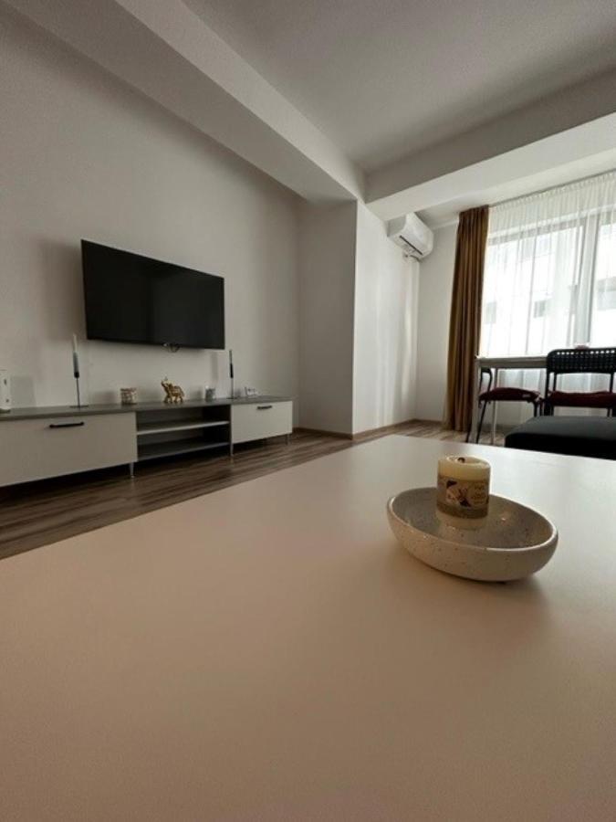 Escape Lounge Apartment Craiova Exterior foto