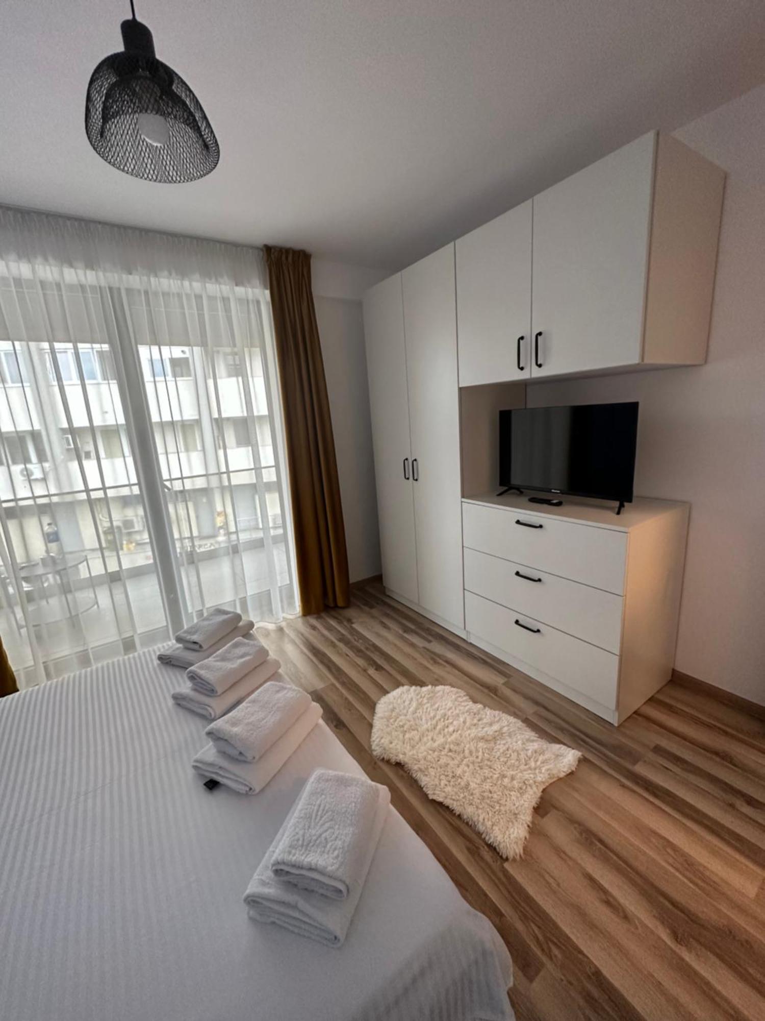 Escape Lounge Apartment Craiova Exterior foto